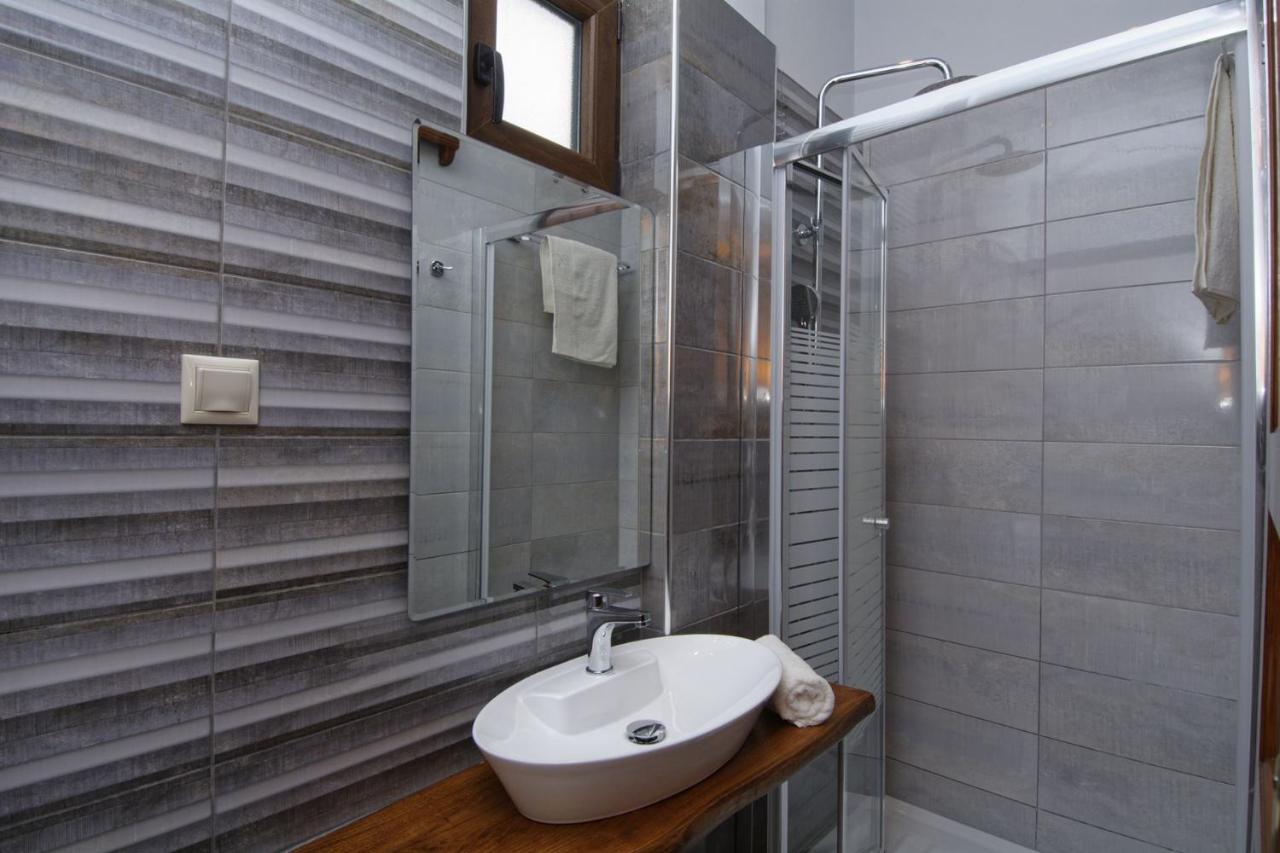 Iatrou House- Villa With Incredible View Portaria  Luaran gambar