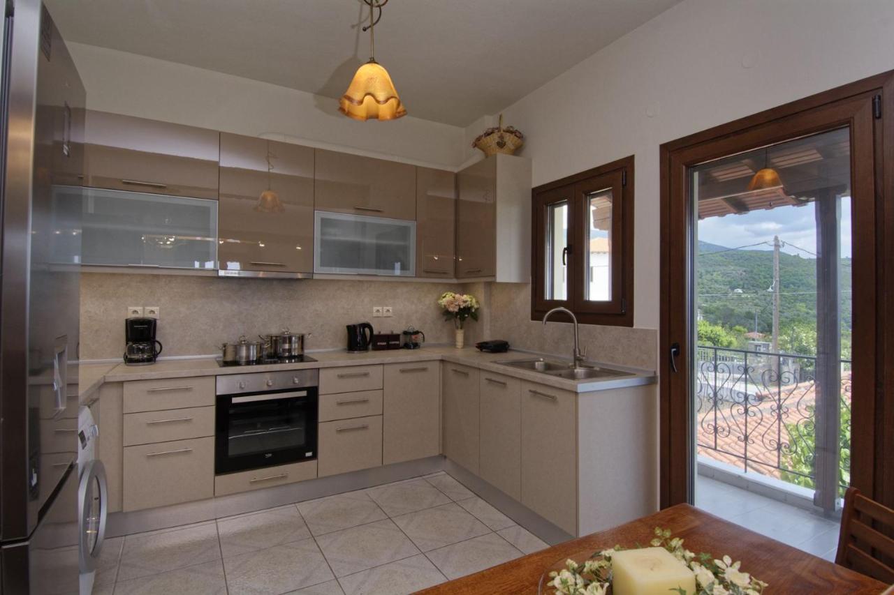 Iatrou House- Villa With Incredible View Portaria  Luaran gambar
